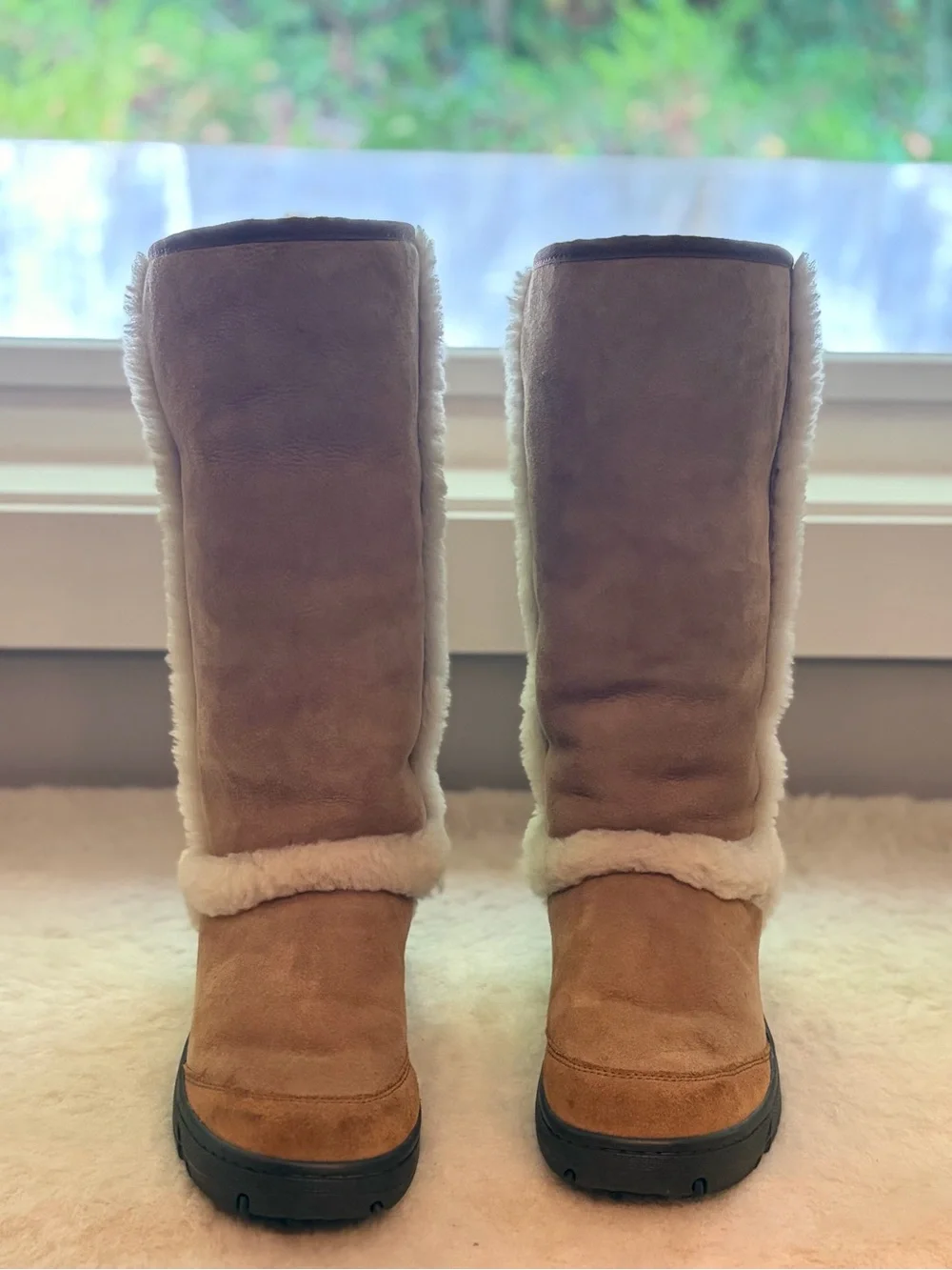 Rare size! Women’s Tall Sunburst UGG Boot